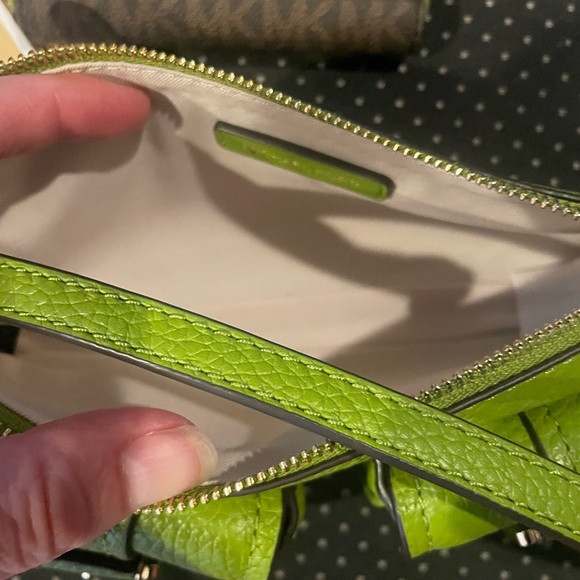 Michael kors Zoe bag/wallet nwot - Picture 3 of 5